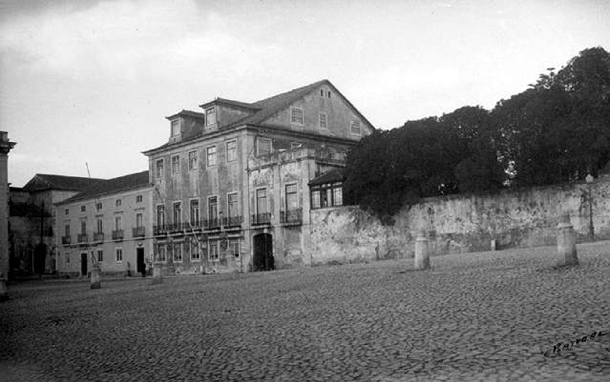 Largo dos Jerónimos