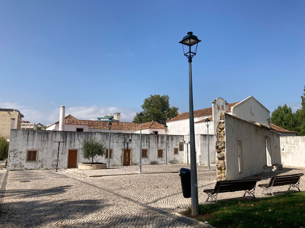 Átrio do Convento da Madre de Deus da Verderena - Barreiro 12.jpg