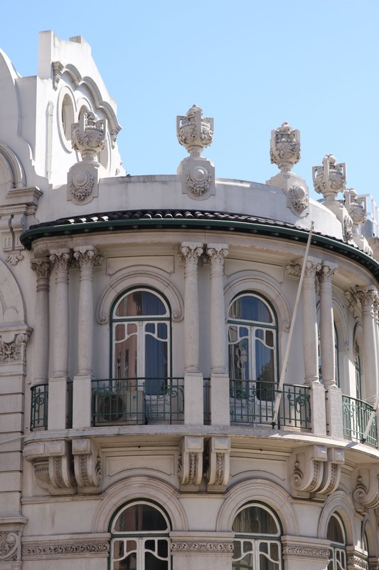 Av Fontes Pereira de Melo 28 (metro Lx) 7265.jpg