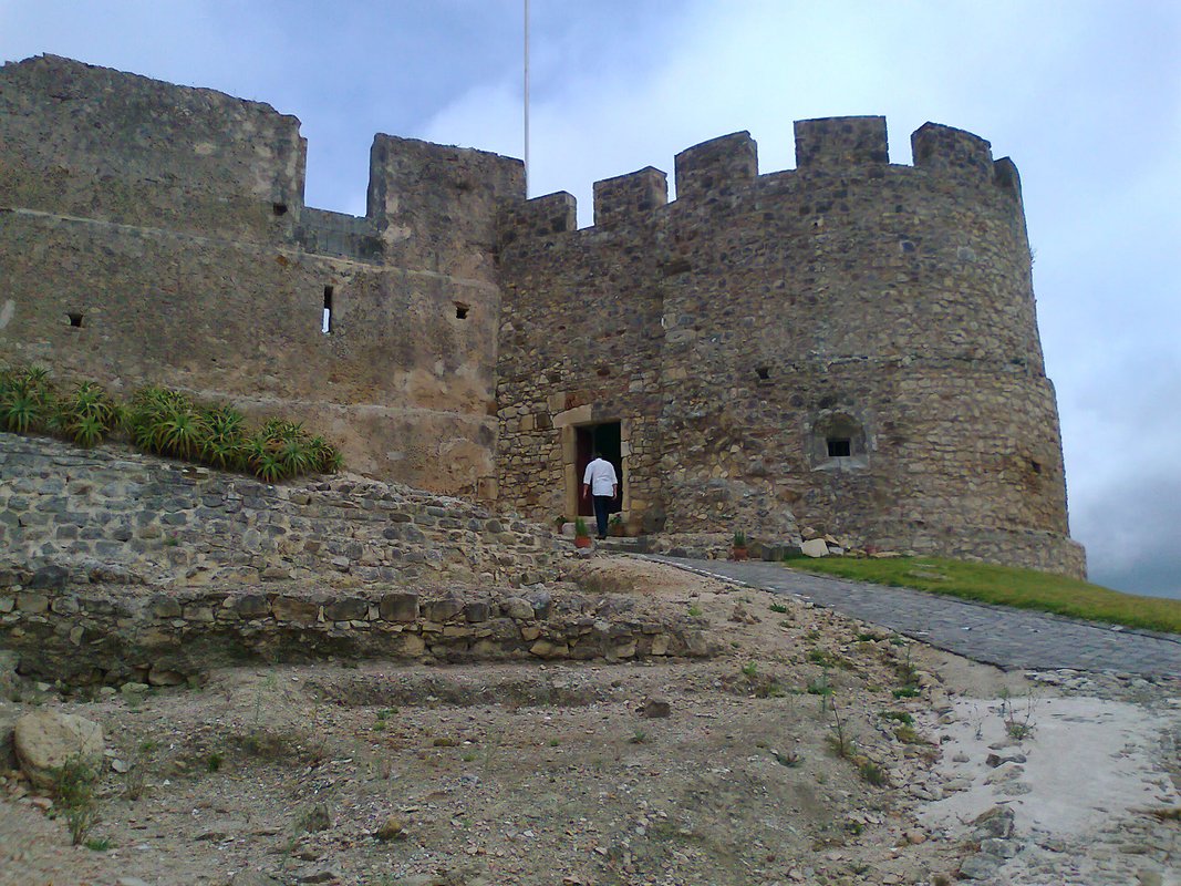 Castelo medieval de Torres Vedras 35.jpg