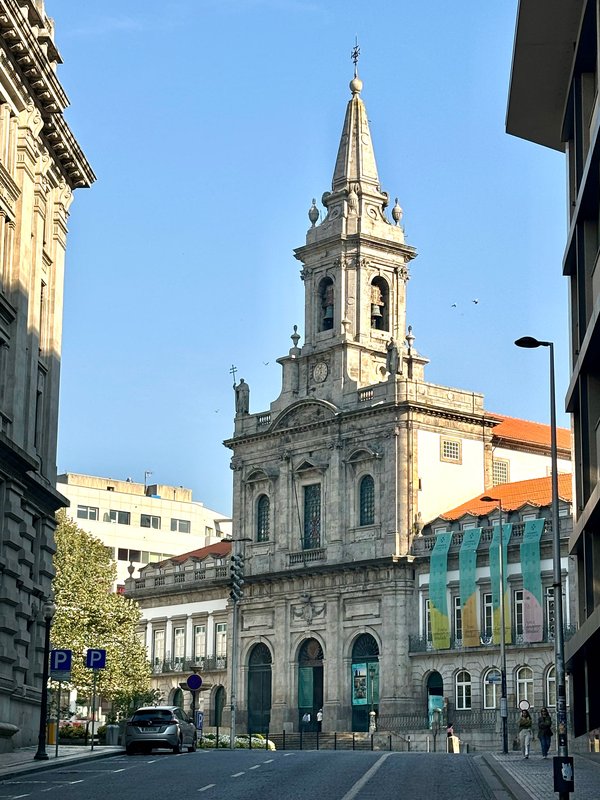Classic architecture in Porto, Portugal (54041526152).jpg
