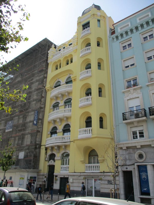 Conjunto de edificios na av rep 9.jpg