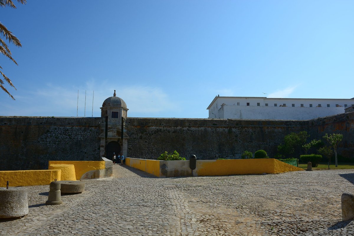 Entrada no Forte de Peniche 01.jpg