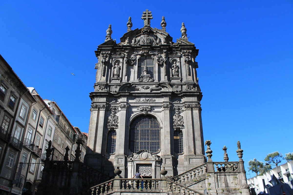 Exterior view of Igreja dos Clérigos 01.jpg