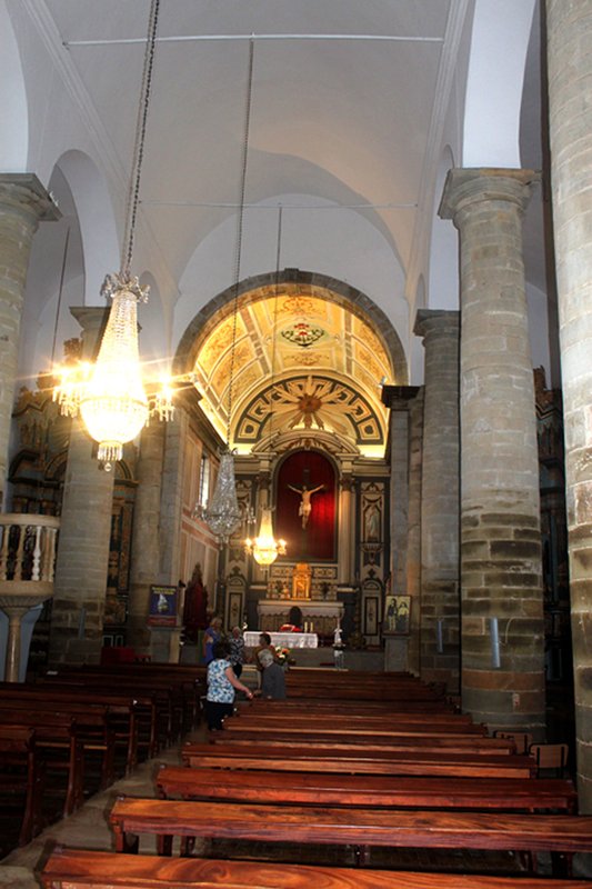 Igreja Nave Almodovar by Henrique Matos 02.jpg