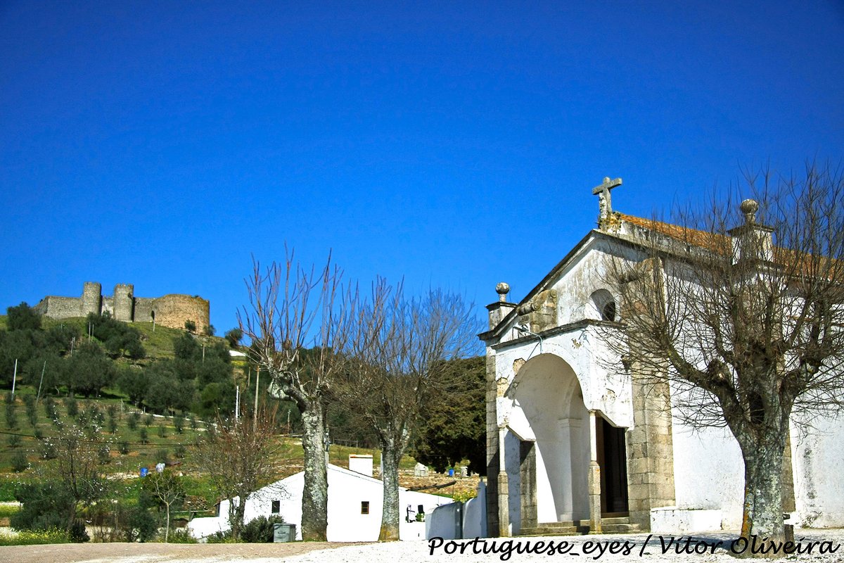 Igreja de São Pedro - Evoramonte - Portugal (8027394992).jpg