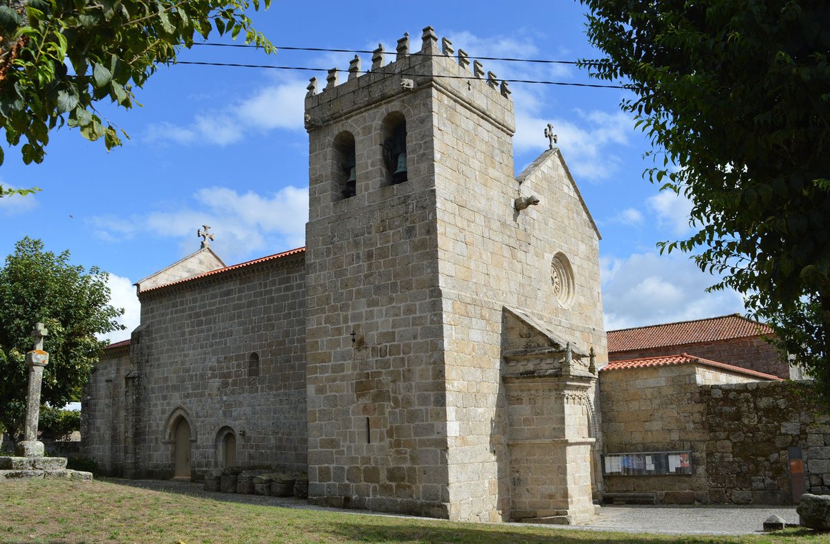 Igreja de s. pedro do mosteiro de Cete (1).jpg