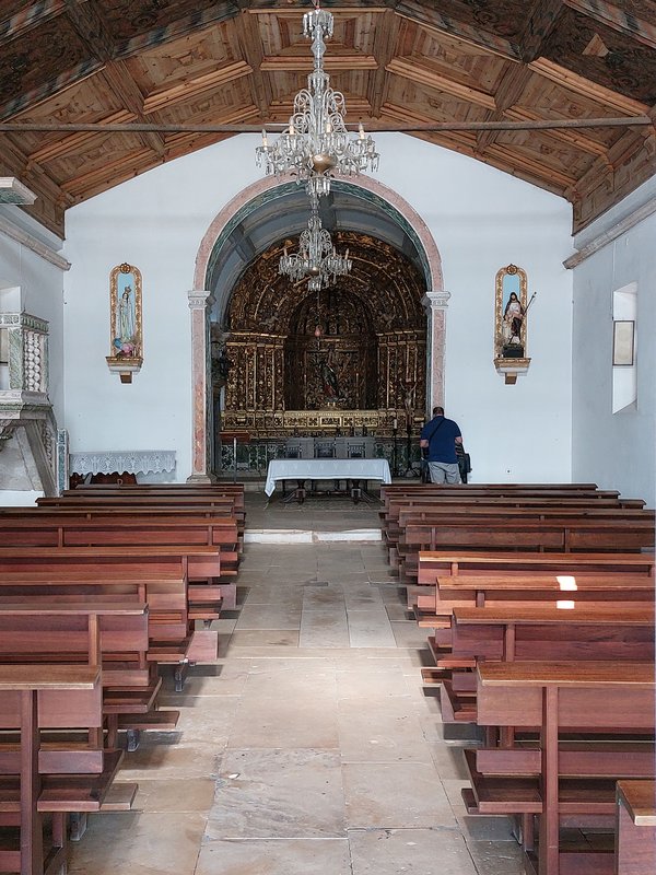 Interior da Ermida de Nossa Senhora da Guia.jpg