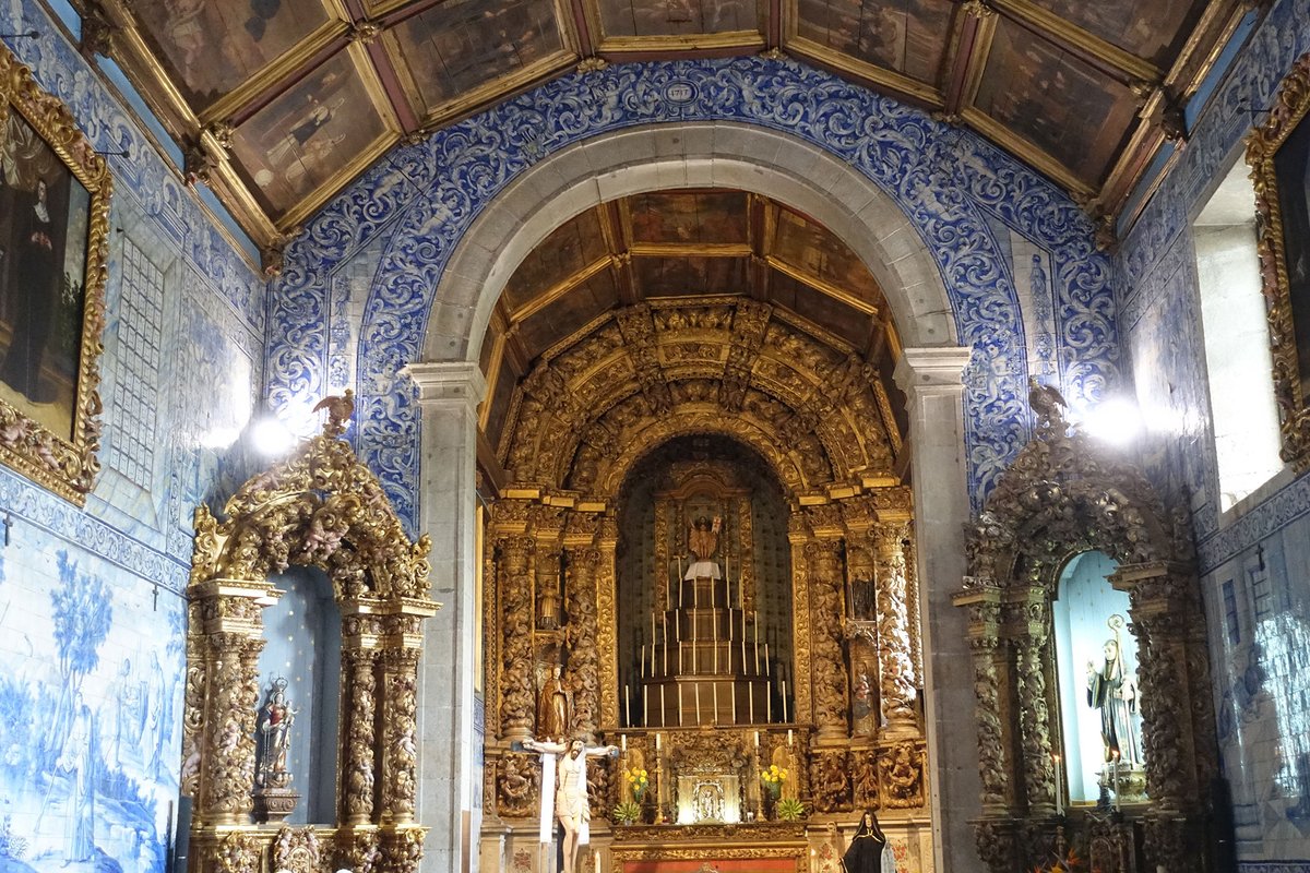 Interior of Igreja de Nossa Senhora do Terço (3).jpg