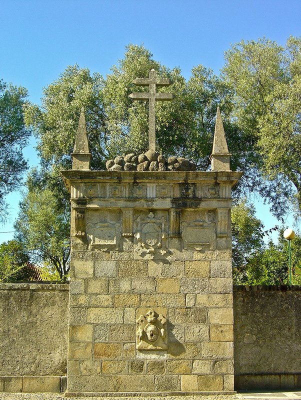 Largo de S. Sebastião - Braga - Portugal (3374032440).jpg