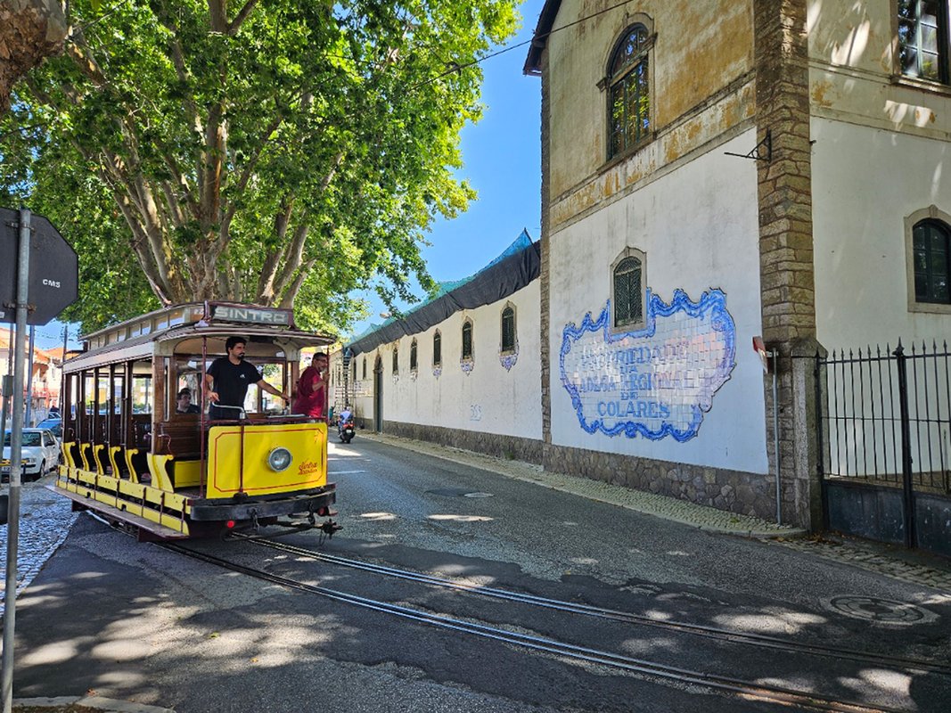 Linha do Elétrico de Sintra, Colares 01.jpg