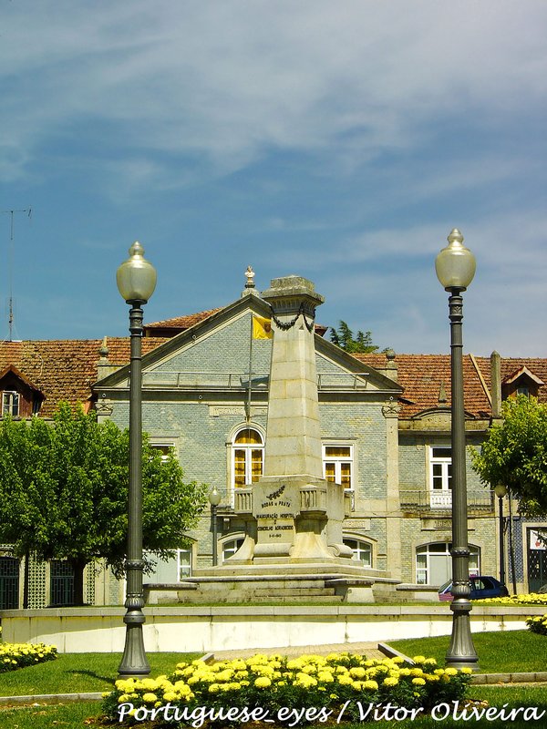 Póvoa de Lanhoso - Portugal (6813998760).jpg