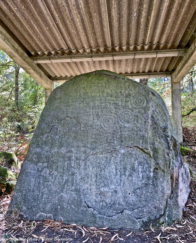 Pedra Escrita de Serrazes - Portugal (50750484791).jpg