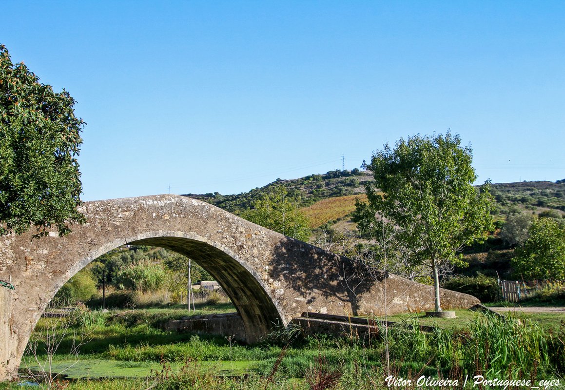 Ponte Romana de Cheleiros - Portugal (53454585790).jpg