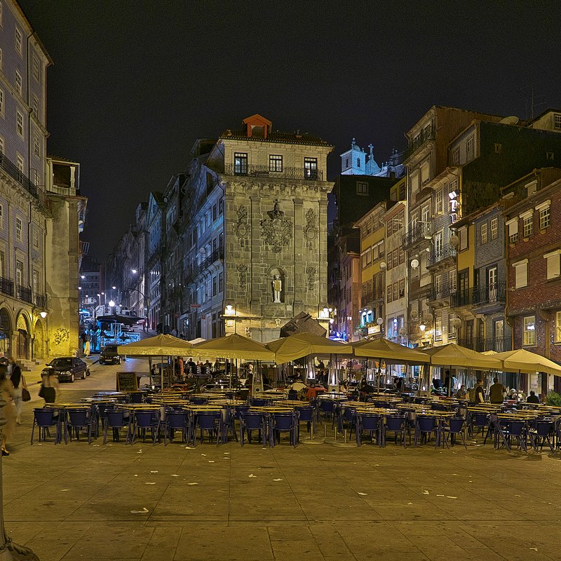 Praça da Ribeira, Porto.jpg