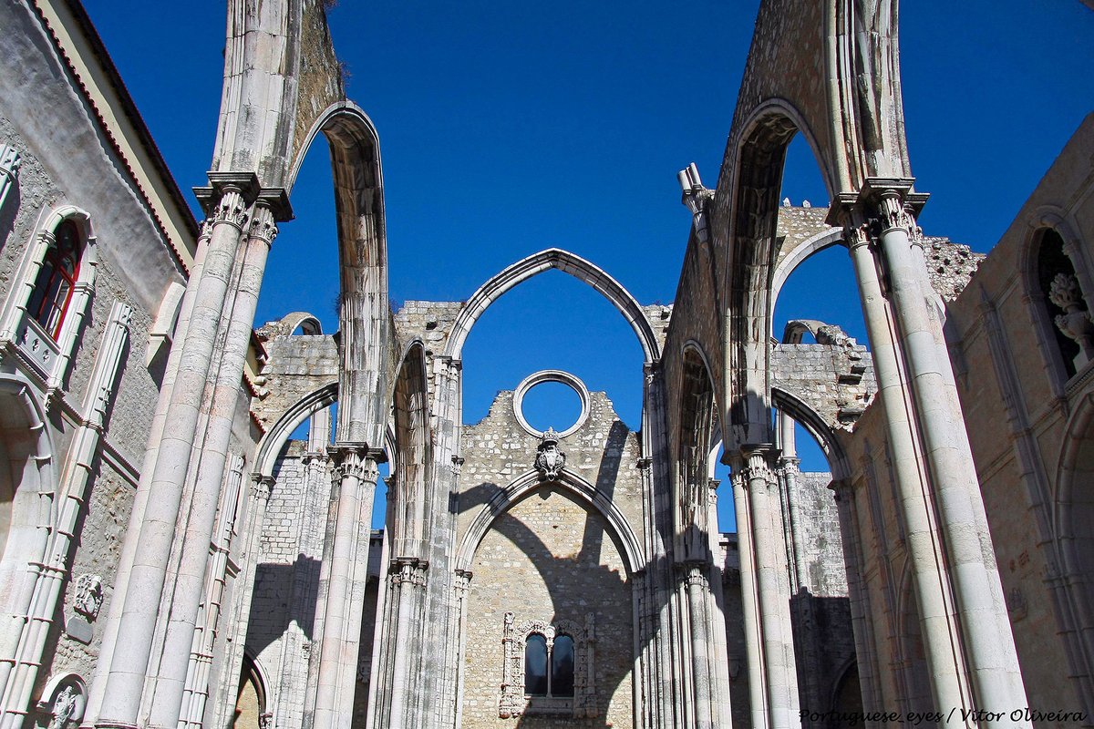 Ruínas do Convento do Carmo - Lisboa - Portugal (51330578565).jpg