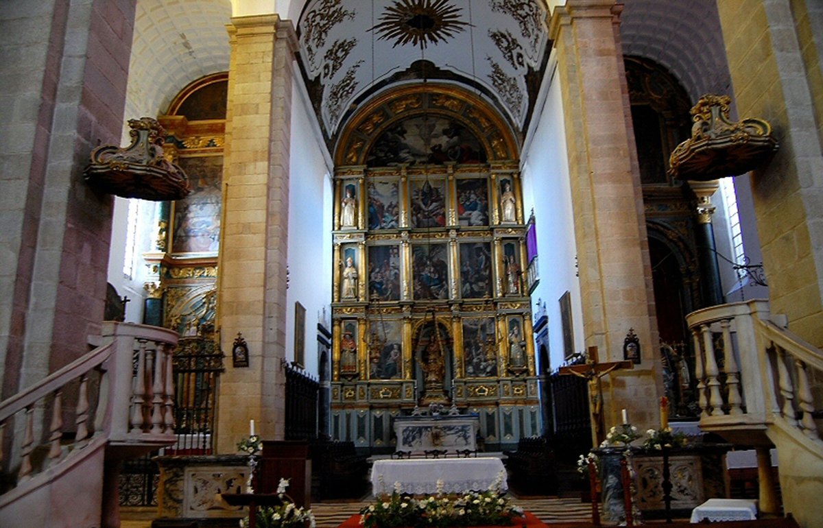 Sé Catedral de Portalegre - interior I.jpg