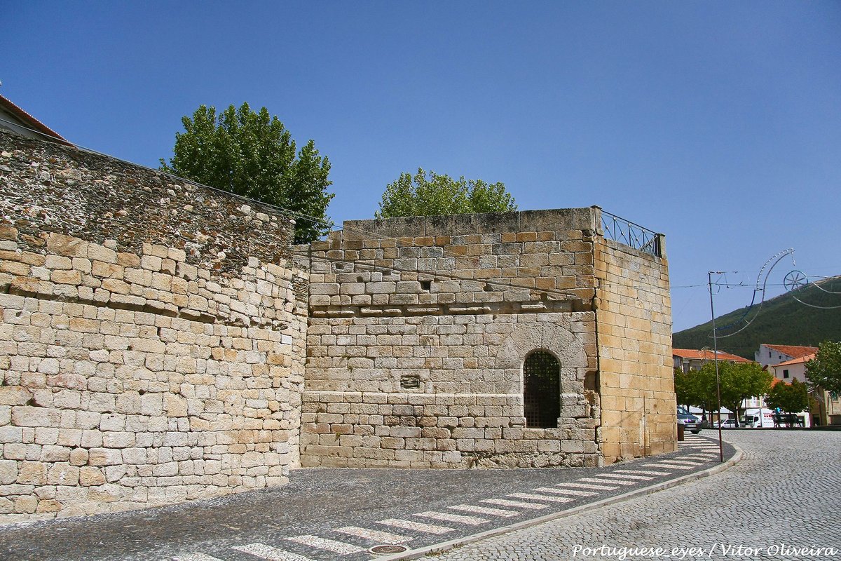 Torre de Moncorvo - Portugal (15158019489).jpg