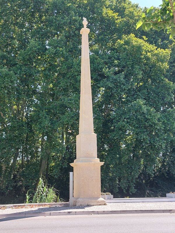 Vista aproximada para Padrão de D. Sebastião em Tomar.jpg