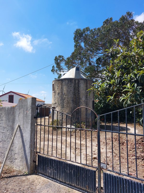 Vista distante para Moinho de Vento de Ricardo Cardoso.jpg