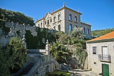 Alpedrinha - Portugal (5724185888).jpg