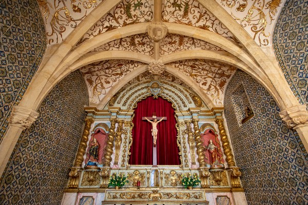 Altar - Capela Santa Eulália.jpg