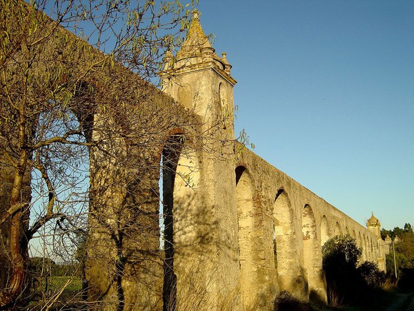 Aqueduto da Água da Prata - Évora - Portugal (392856959).jpg