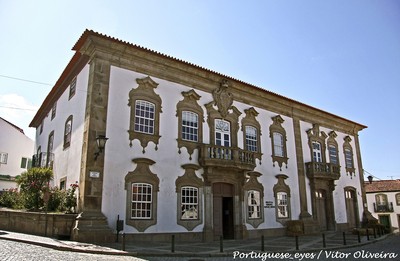 Biblioteca Municipal Aquilino Ribeiro - Moimenta da Beira - Portugal (8839048807).jpg