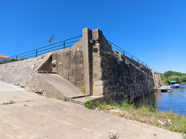 Cais d'El-Rei em Tancos - Perspetiva do cais reconstruído.jpg