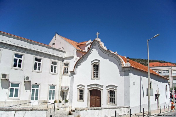 Capela da Santa Casa da Misericórdia de Sesimbra - Portugal (50161735731).jpg