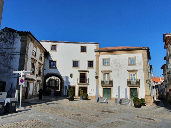 Casa do Arco do Bispo, Castelo Branco 02.jpg