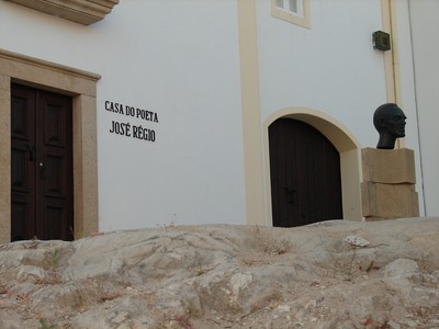 Casa do Poeta José Régio - fachada.jpg