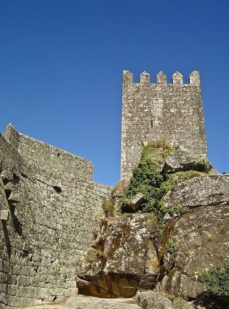 Castelo de Sortelha - Portugal (3494498672).jpg