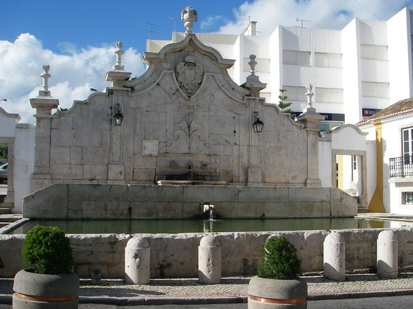 Chafariz em Arruda dos Vinhos.jpg