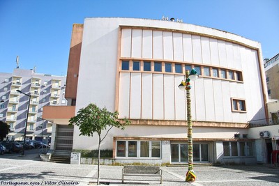 Cineteatro Joaquim d'Almeida - Montijo - Portugal (50928829668).jpg