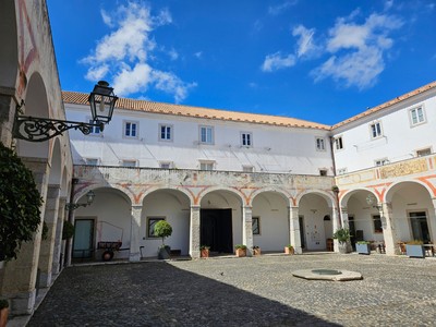 Claustro, Convento das Bernardas, Lisboa 01.jpg