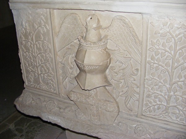 Detalhe do Túmulo do Marquês de Valença na Igreja Matriz de Ourém (2).jpg