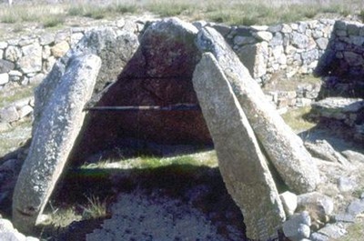 Dolmen Sao Cristovao.jpg