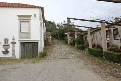 Entrada da Quinta do Paço de Anha.jpg