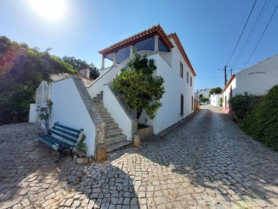 Escadaria da Casa Alpendrada.jpg