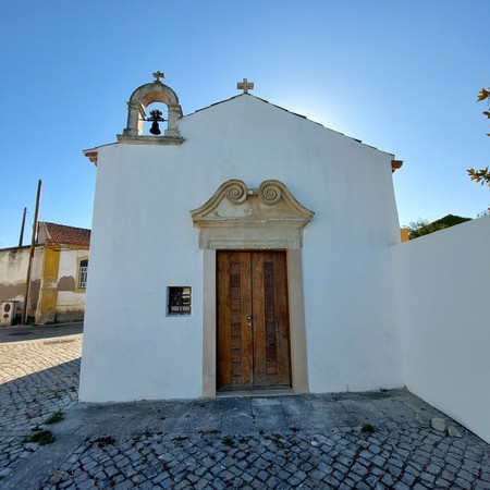 Fachada principal da Capela de Nossa Senhora da Tocha, em Santo Varão, Montemor-o-Velho 03.jpg