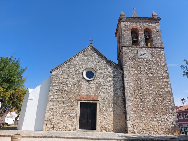 Fachada principal da Igreja Matriz de Pontével.jpg