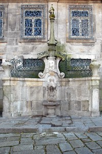 Fontanário do Largo da Sé 1660.jpg