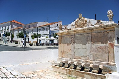 Fonte das Seis Bicas - Alandroal - Portugal (29437454576).jpg