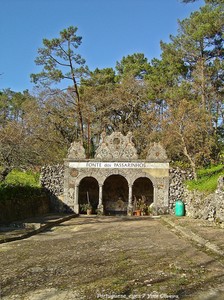 Fonte dos Passarinhos - Caneças - Portugal (4954360287).jpg