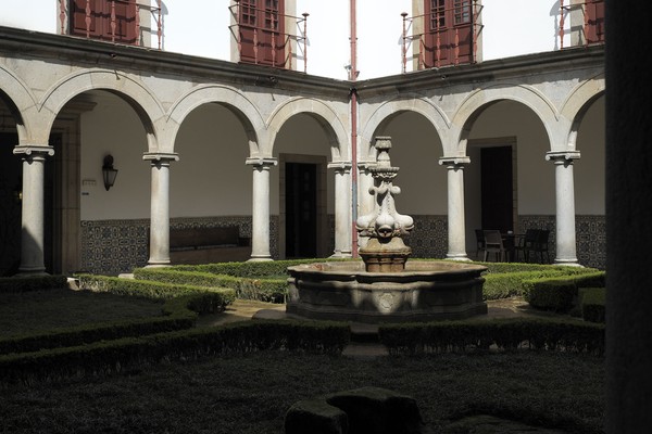 Guimarães Santa Marinha da Costa 476.jpg