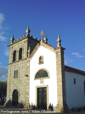 Igreja Matriz de Britiande - Portugal (6926853657).jpg