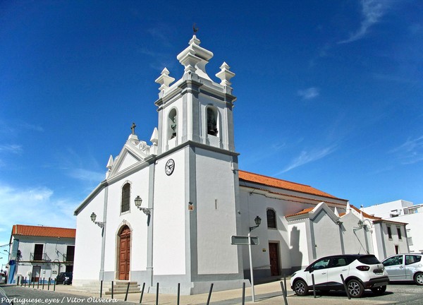 Igreja Matriz de Grândola - Portugal (44297120730).jpg