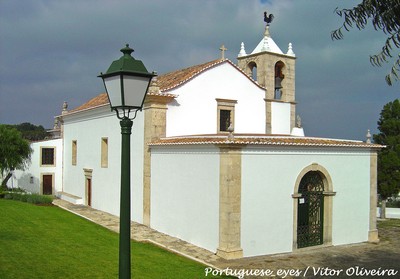 Igreja Matriz de Santo Isidoro - Portugal (7149360341).jpg