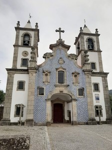 Igreja Paroquial Cambra.jpg